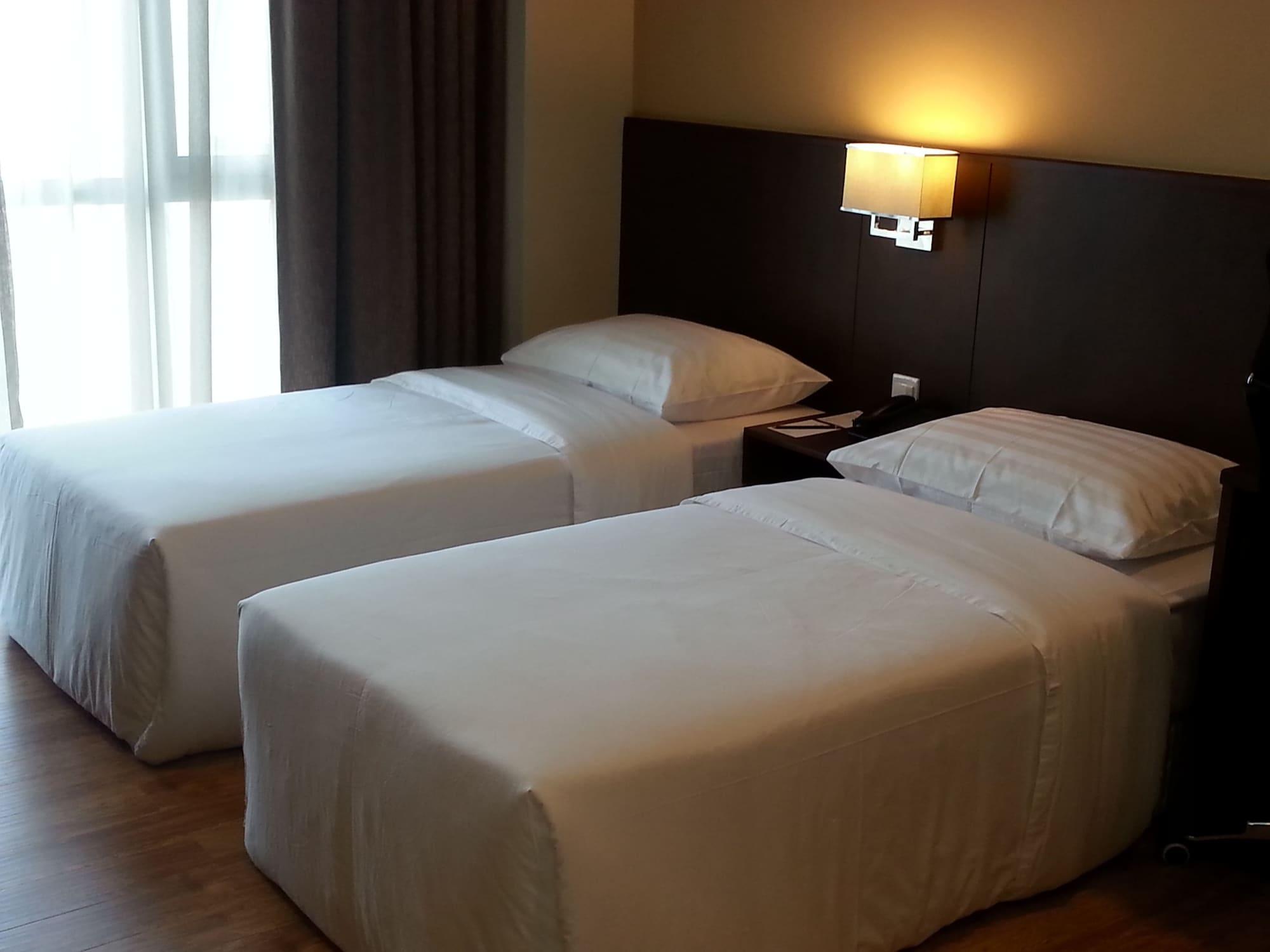 Keoja Hotel Kuala Belait Buitenkant foto