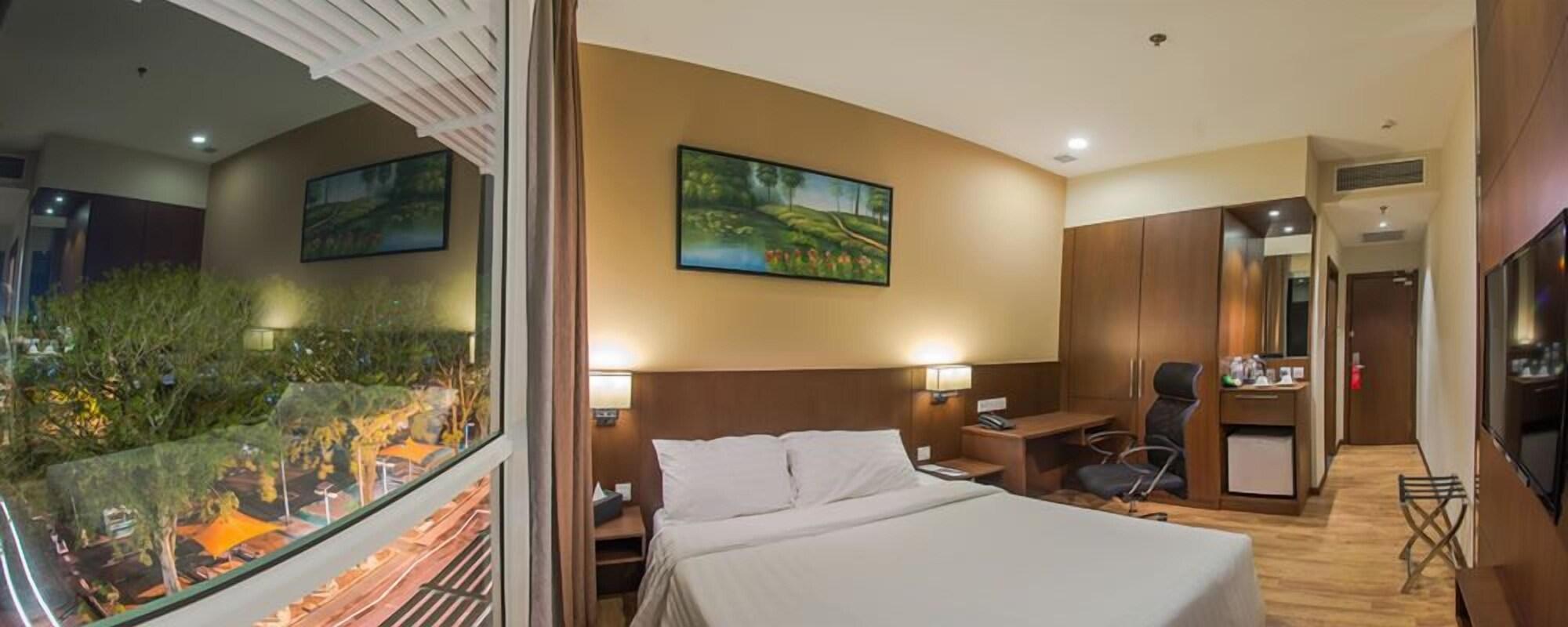 Keoja Hotel Kuala Belait Buitenkant foto