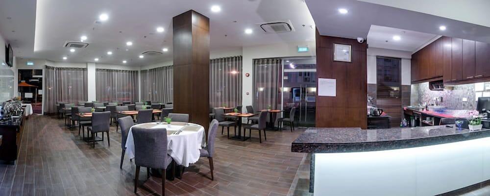 Keoja Hotel Kuala Belait Buitenkant foto