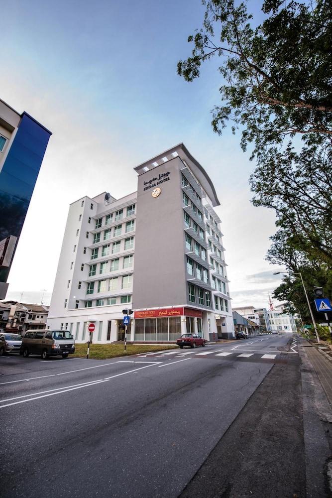 Keoja Hotel Kuala Belait Buitenkant foto