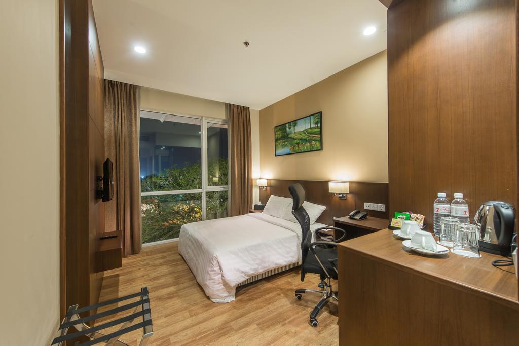 Keoja Hotel Kuala Belait Buitenkant foto