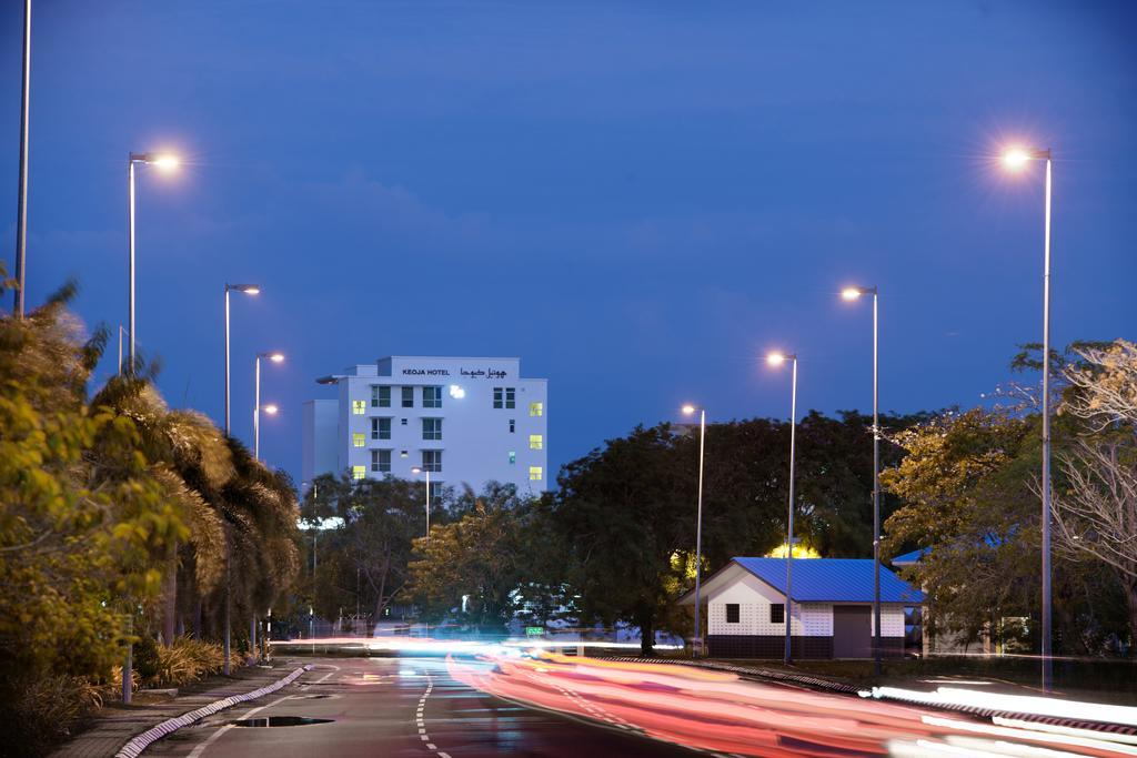 Keoja Hotel Kuala Belait Buitenkant foto