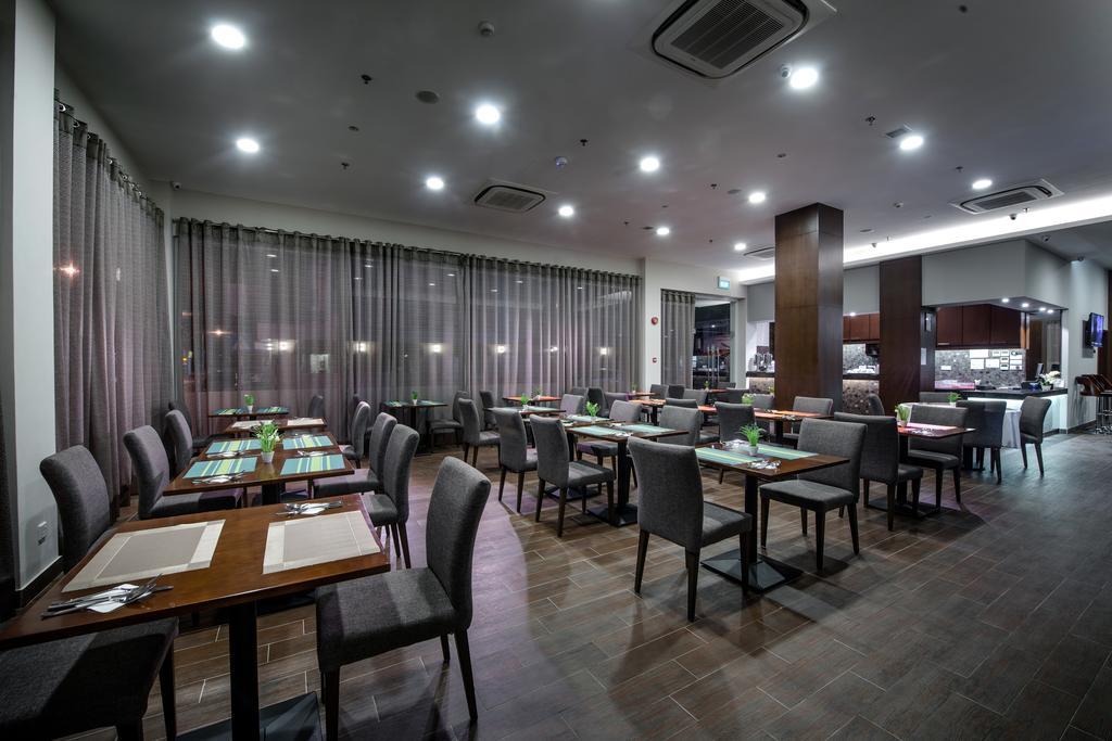 Keoja Hotel Kuala Belait Buitenkant foto