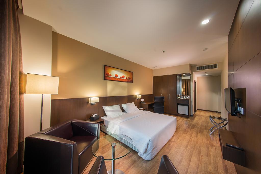 Keoja Hotel Kuala Belait Buitenkant foto