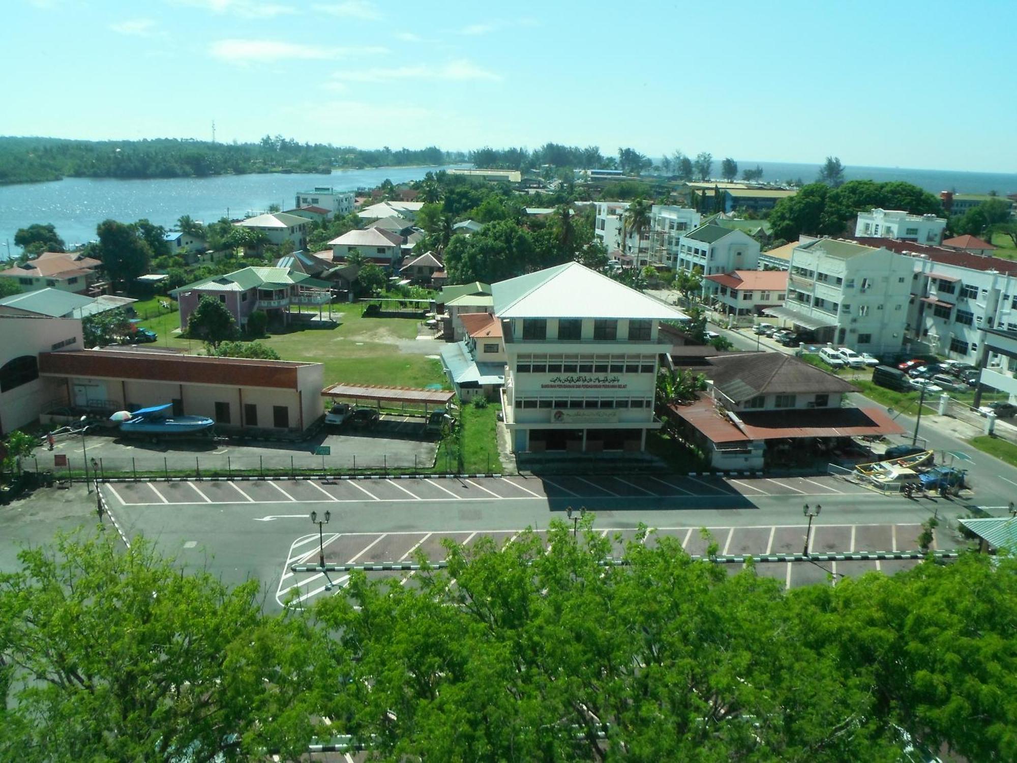 Keoja Hotel Kuala Belait Buitenkant foto